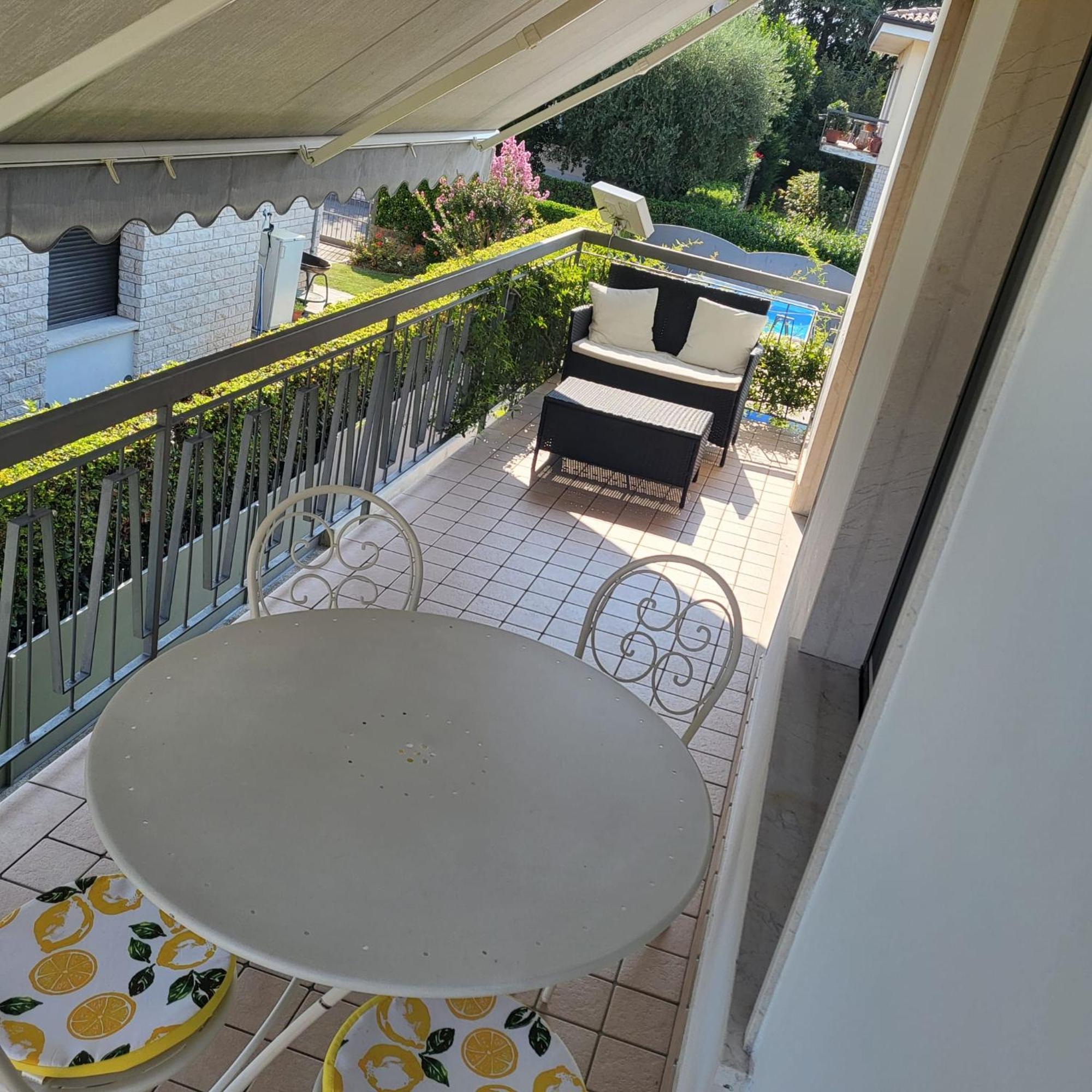 Villa Azdora Peschiera del Garda Luaran gambar